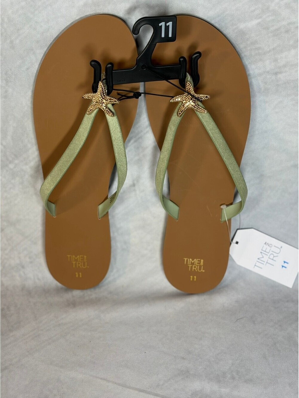 Time and Tru Womens Size 11 Green Starfish Flip Flops Sandals Gold Beach Coastal